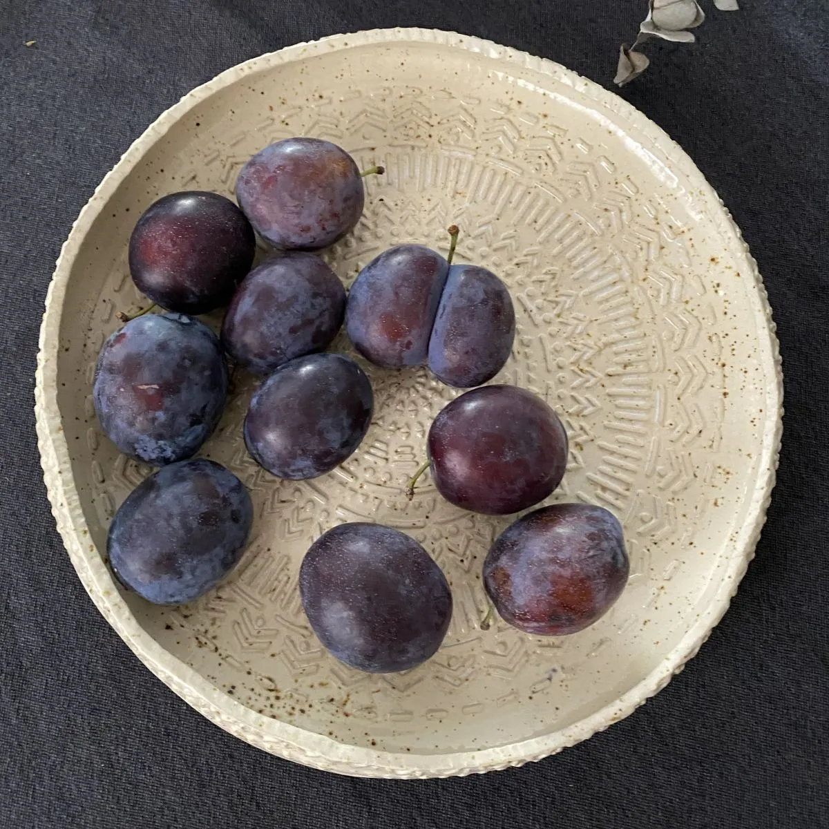 półmisek ceramiczny beżowy 29 cm – widok z góry